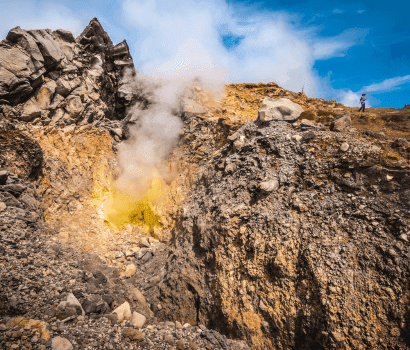 Volcan-fumerolle1_410x350.png