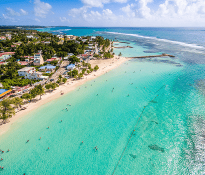 Plage du bourg de Sainte-Anne vue aérienne